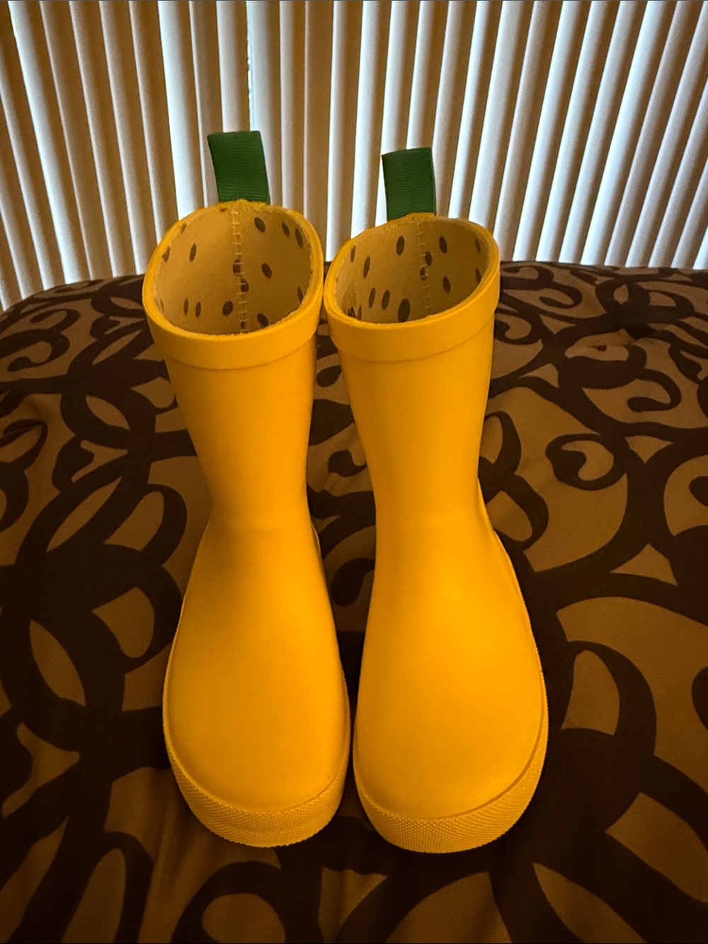 Ten Little Kids Yellow Rain Boots with Green Pull Tab Size 8 toddler NEW